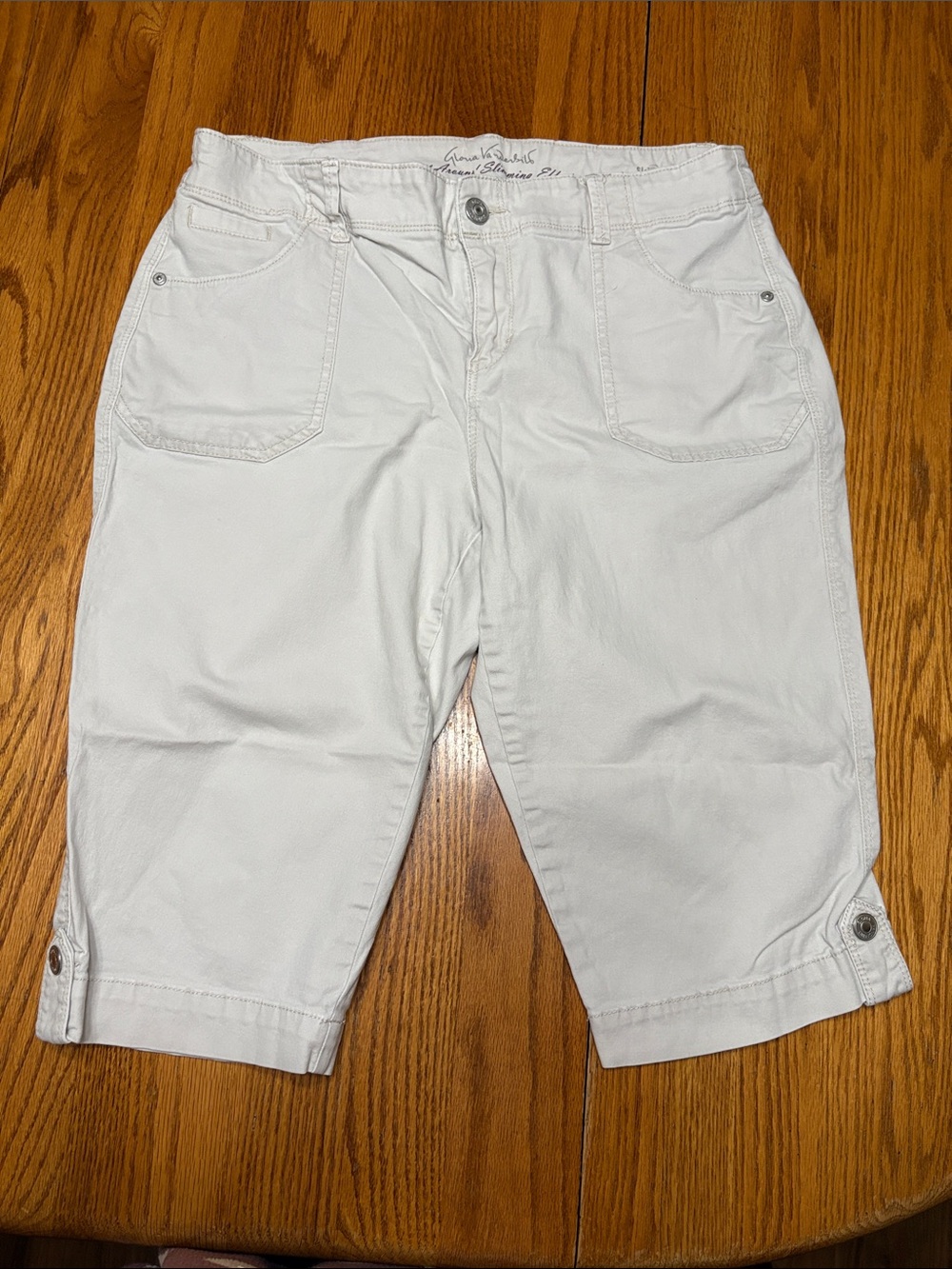 Gloria Vanderbilt Beige Capris Size 12 Petite